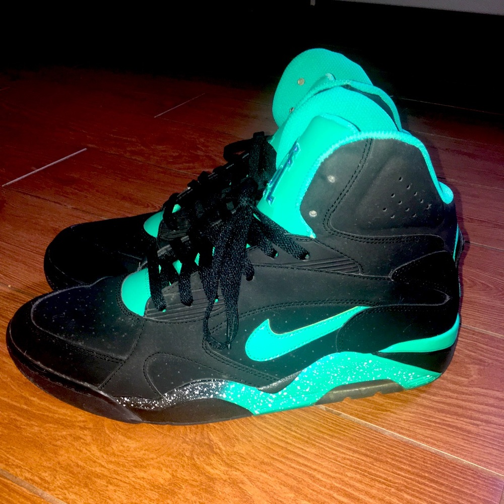 Nike Air Force 180